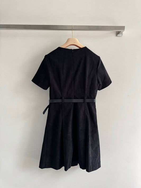 25fw Waist cinched shoulder button slim fit dress