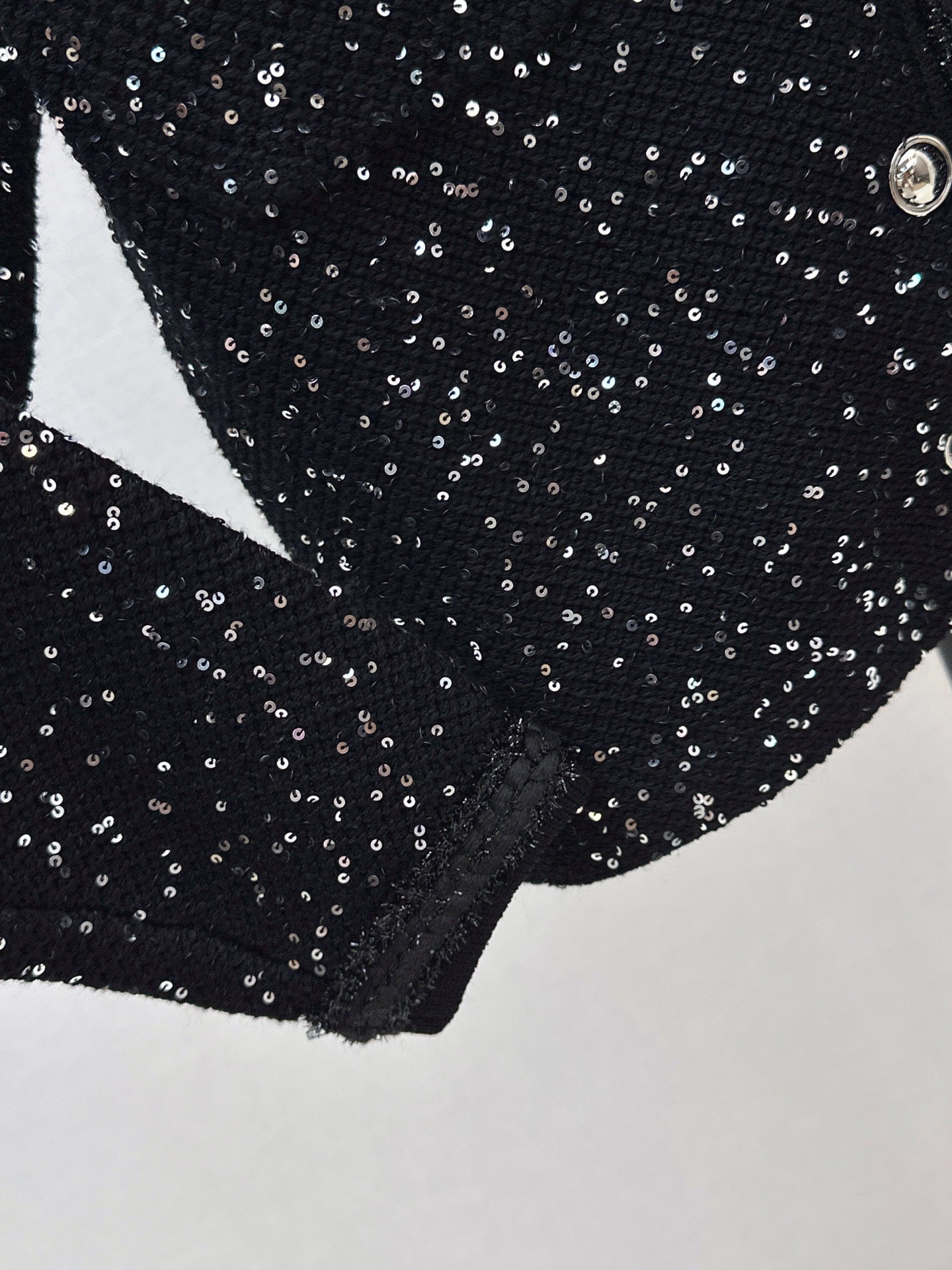 Exquisite sequined short cardigan