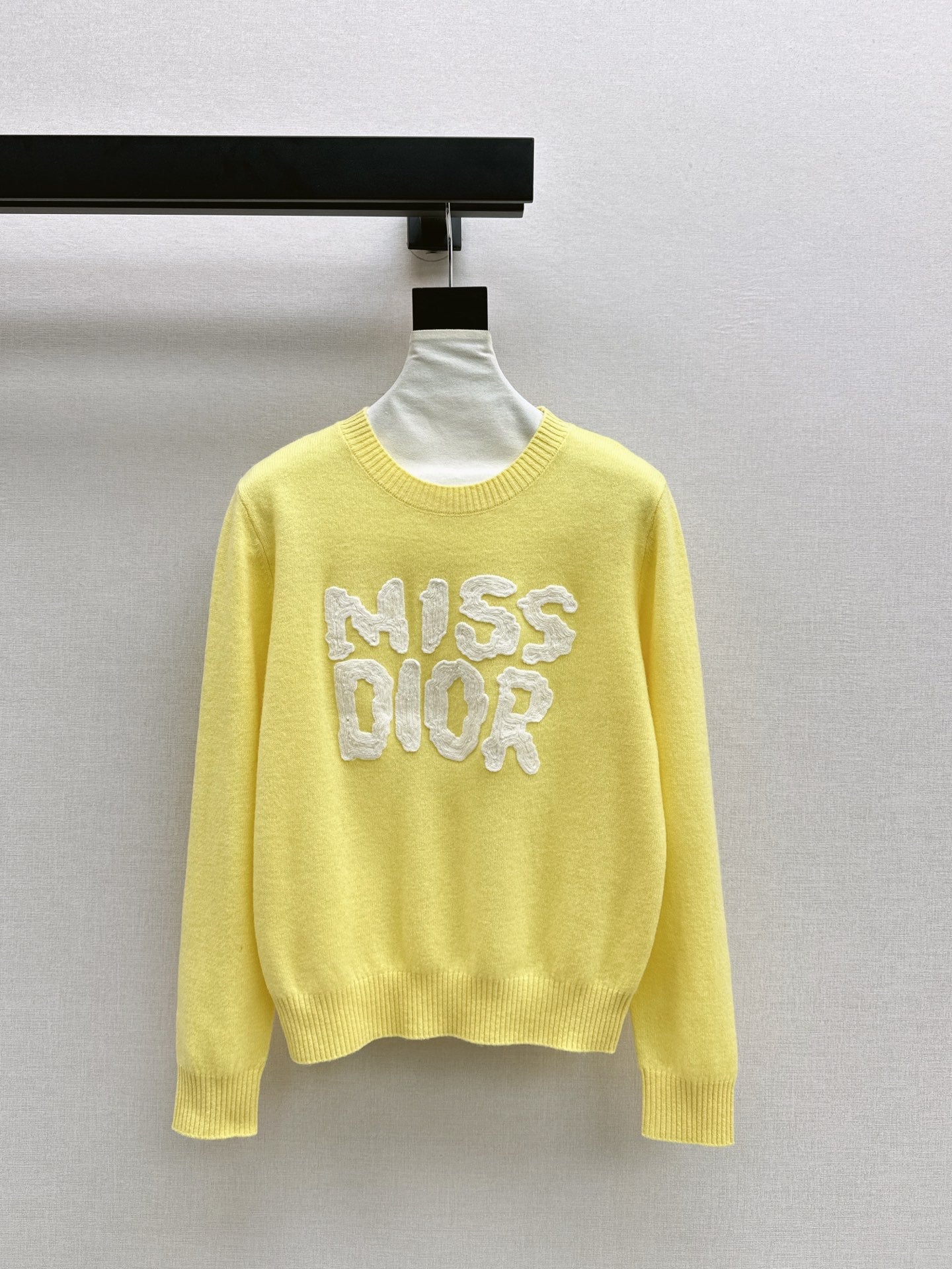 25fw 3D Embroidered Logo Sweater