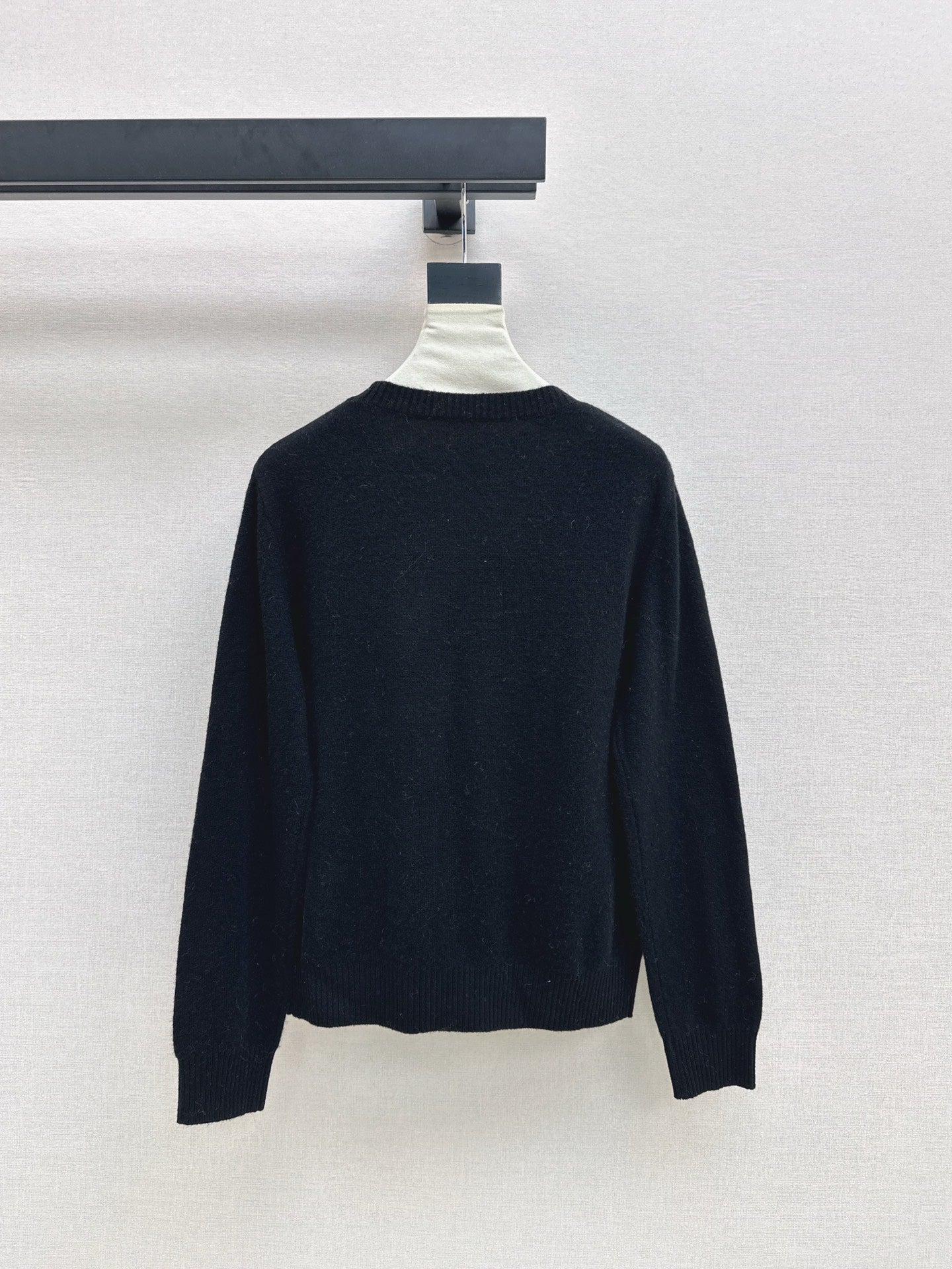 25fw 3D Embroidered Logo Sweater