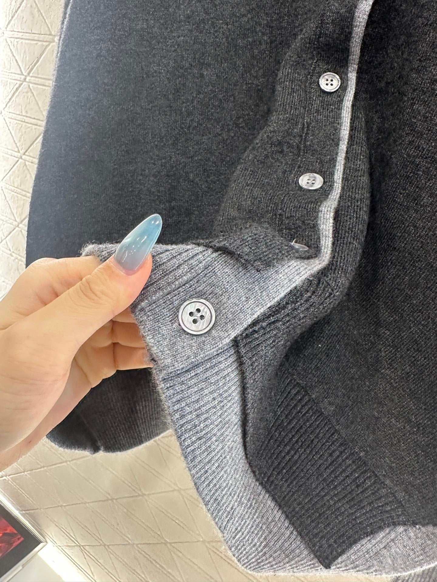 25fw Two contrasting fake cardigans