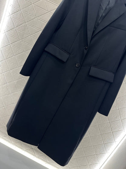 Front shoulder lapel long coat