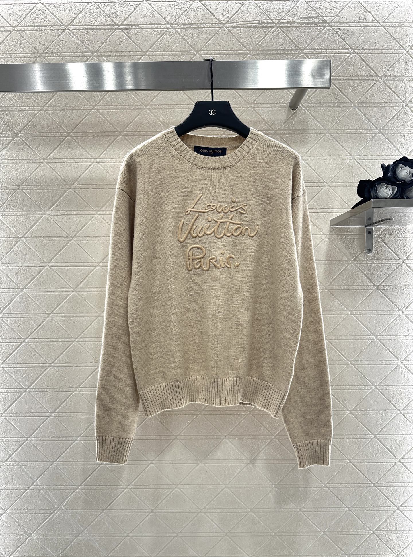 Simple letter pullover sweater