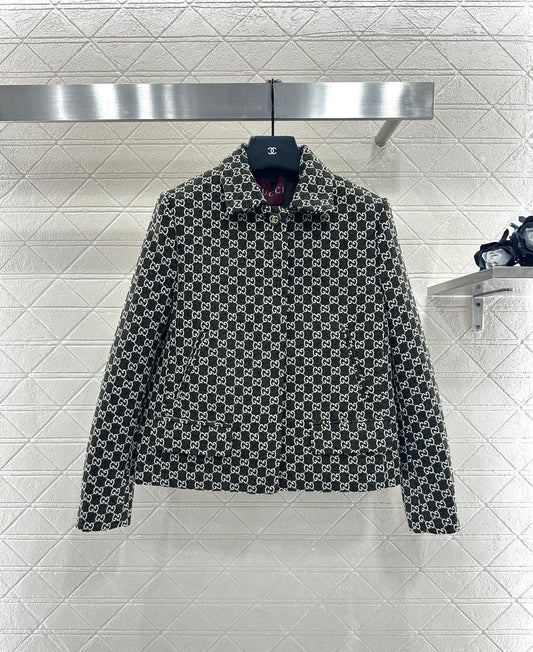 Flip collar jacquard short suit