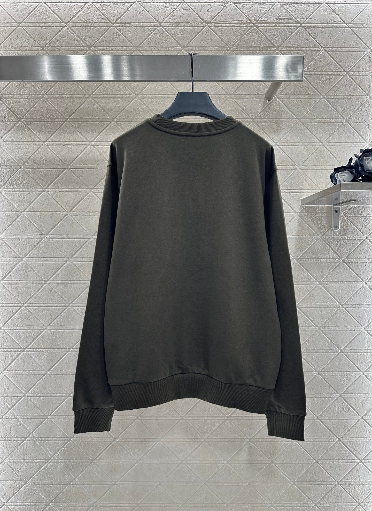 Round neck letter logo hoodie