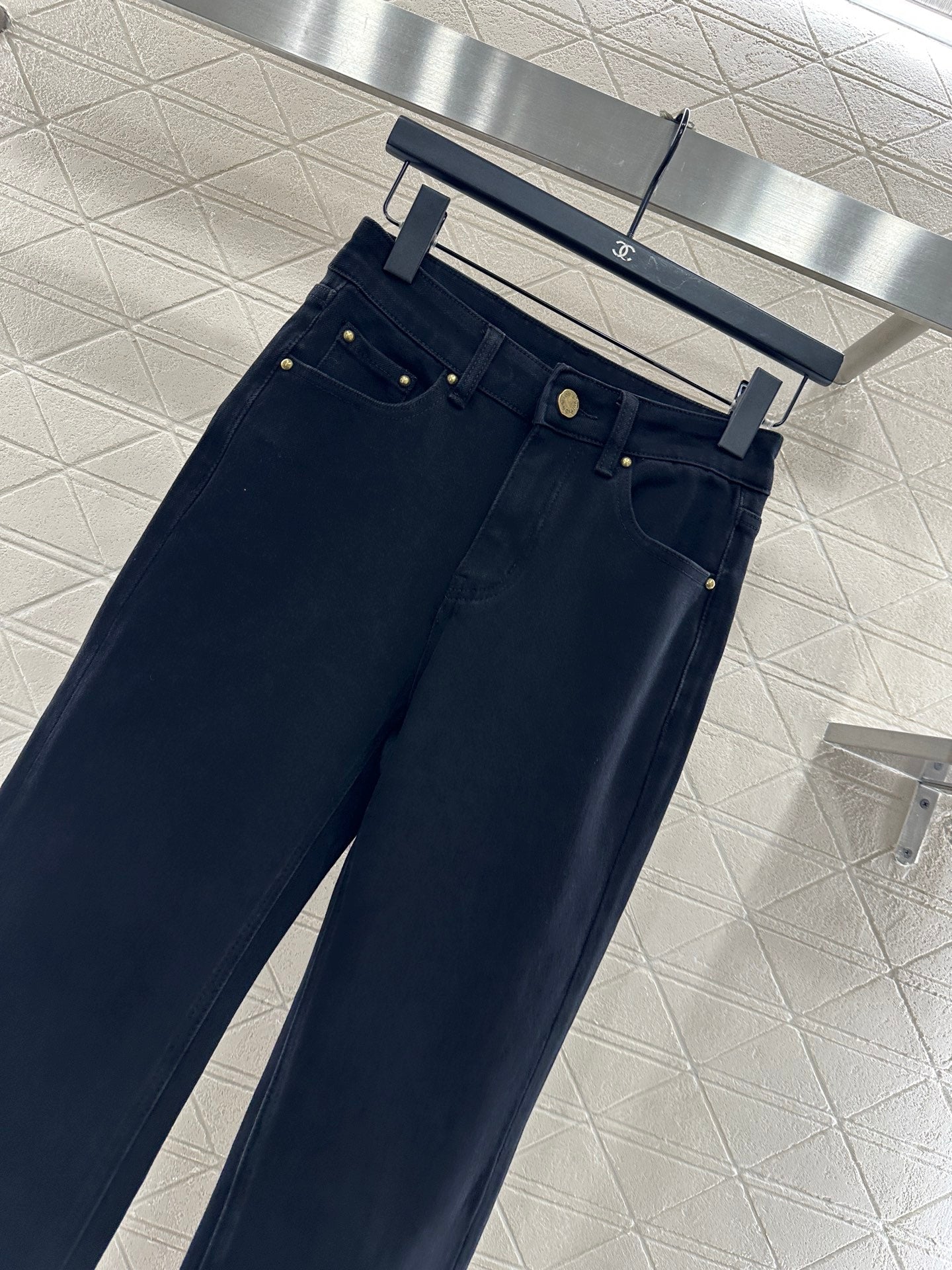 Leather label denim micro flared pants
