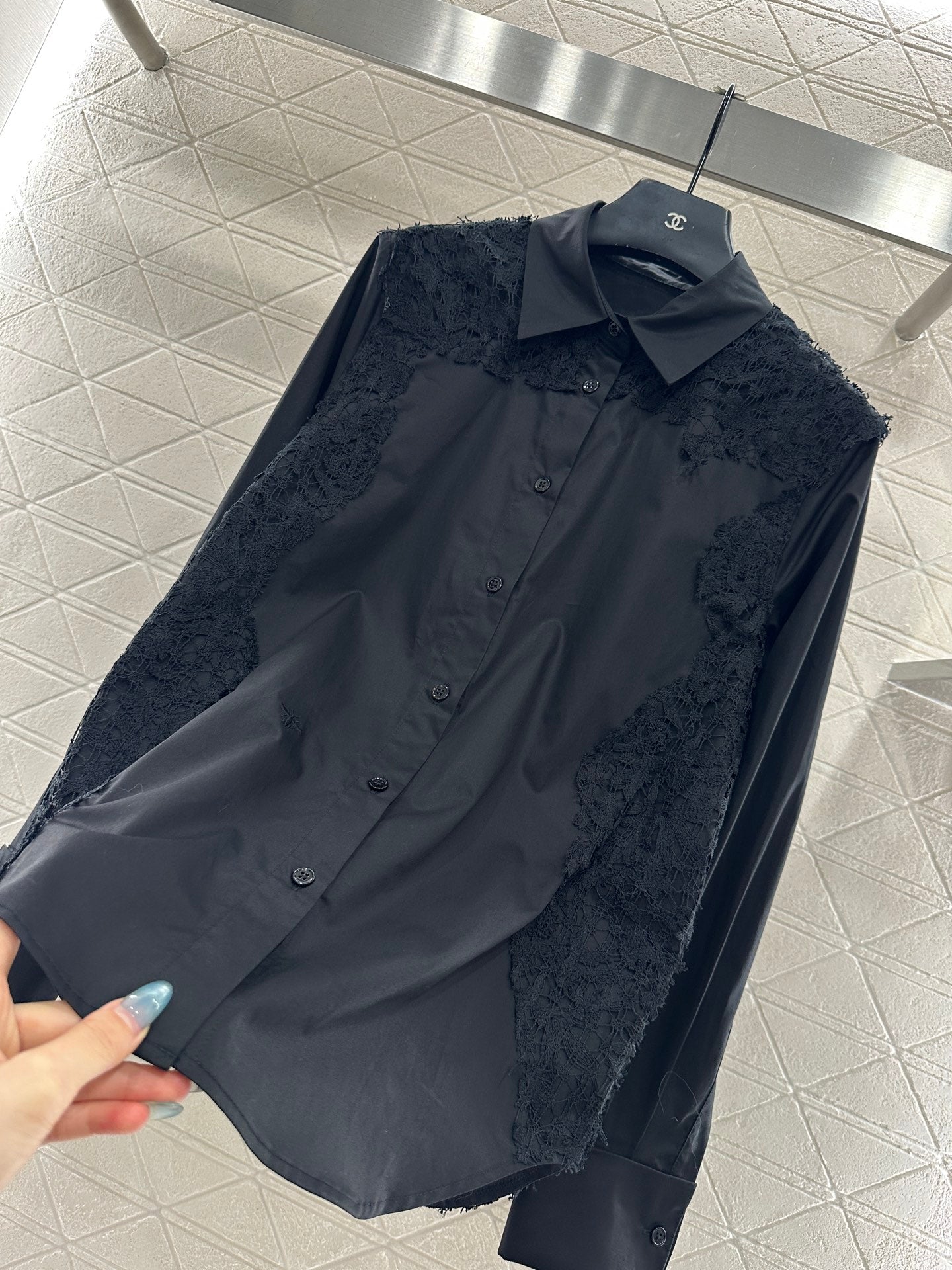 Solid color lace shirt