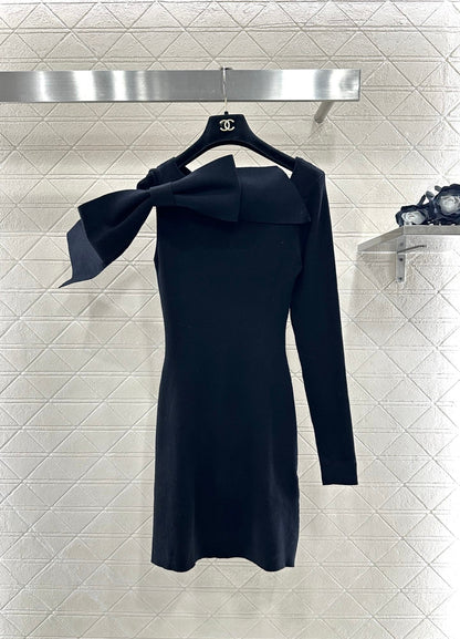Single sleeve bow knit dress