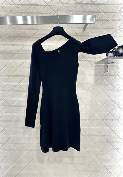 Single sleeve bow knit dress