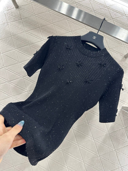 Camellia bead round neck short sleeved shirt