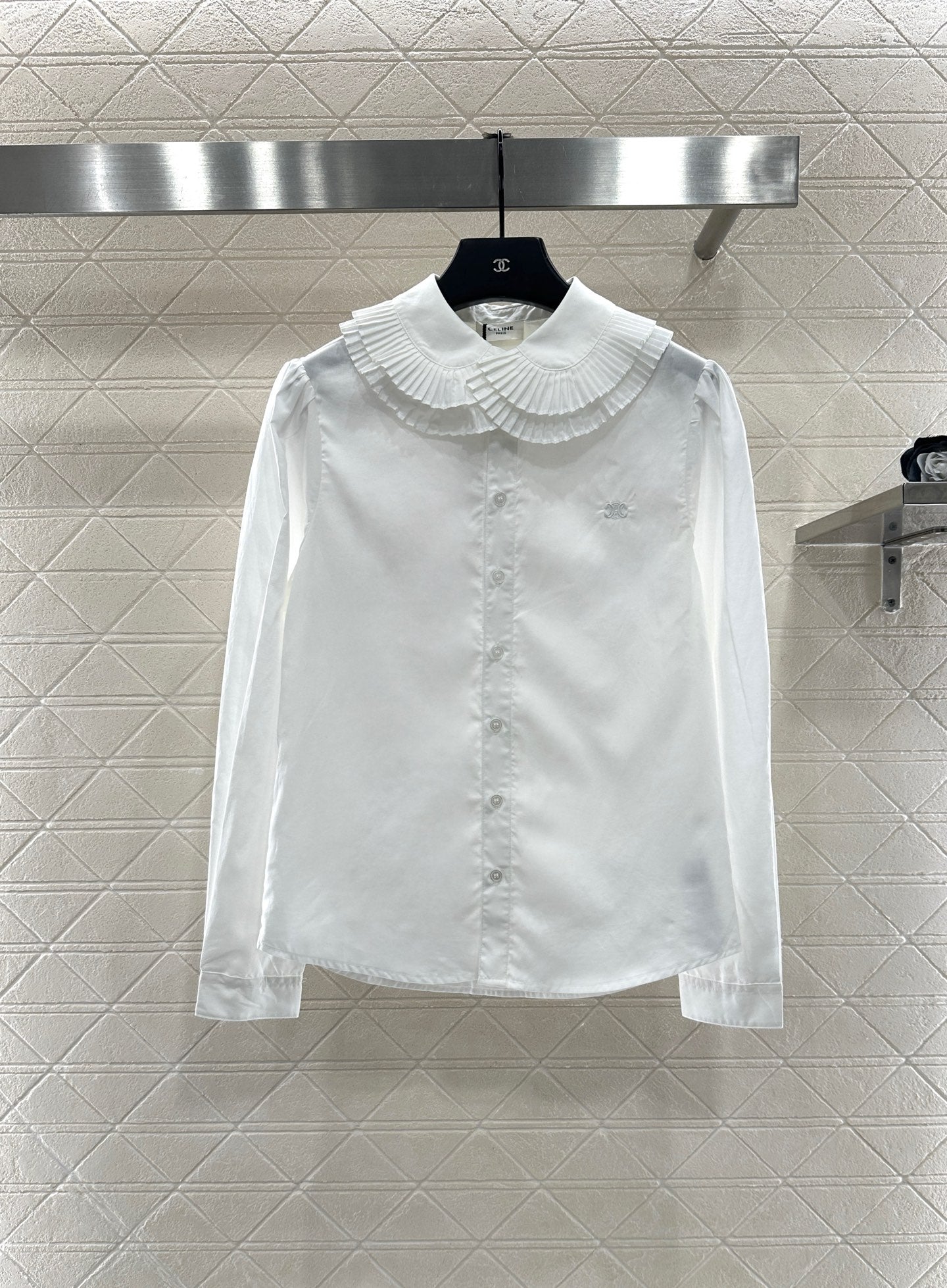 Stacked organ pleated lapel shirt