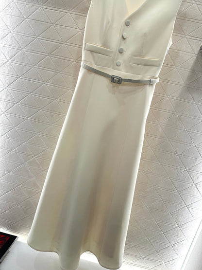 Belt dress