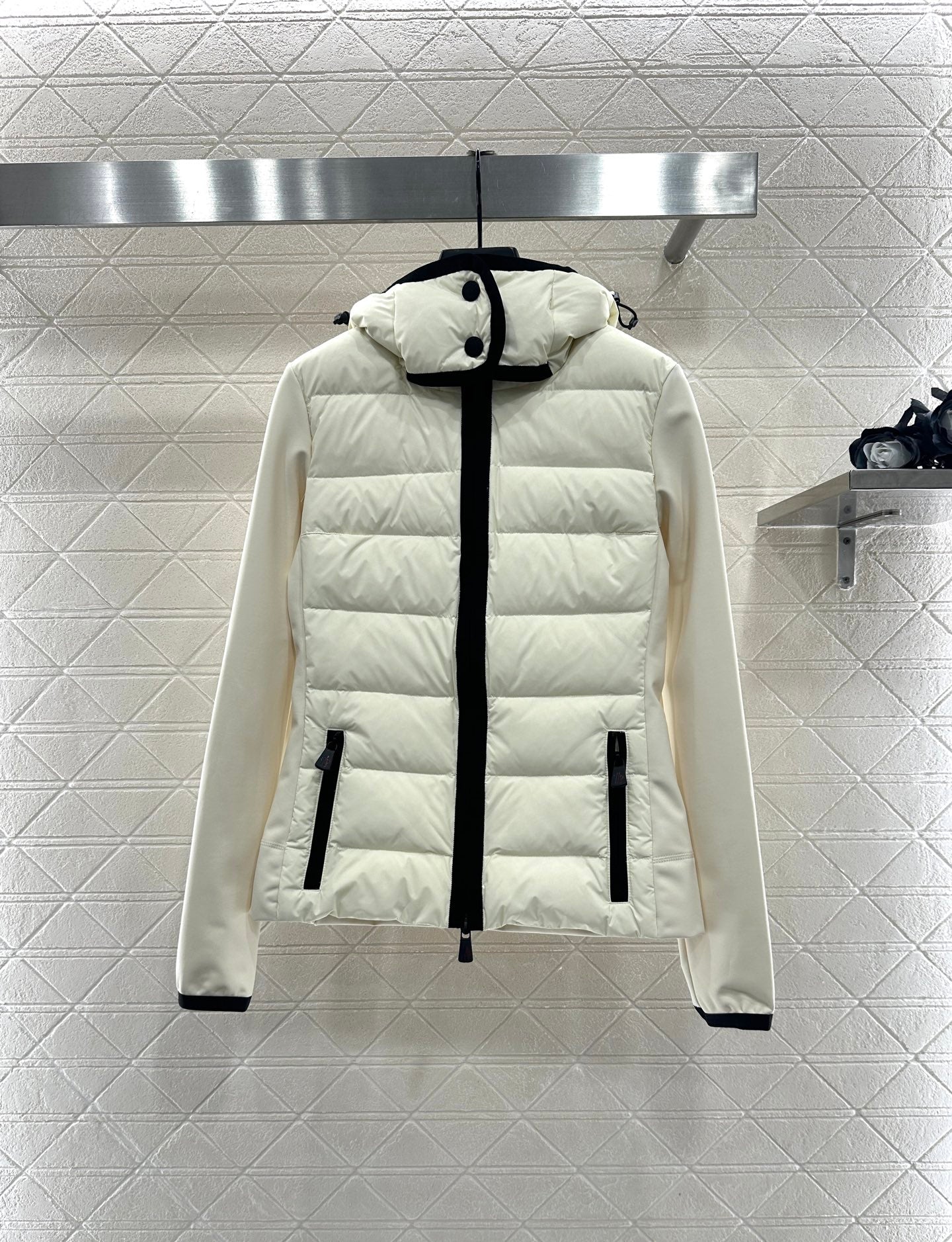 Splicing hooded down jacket