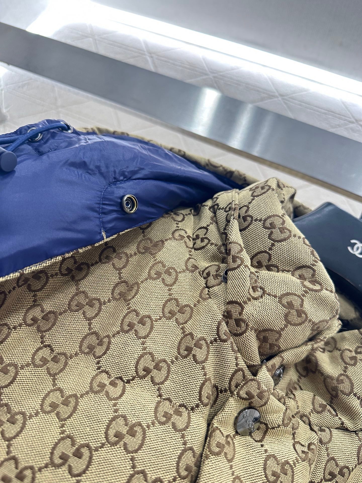 Detachable jacquard hooded down jacket