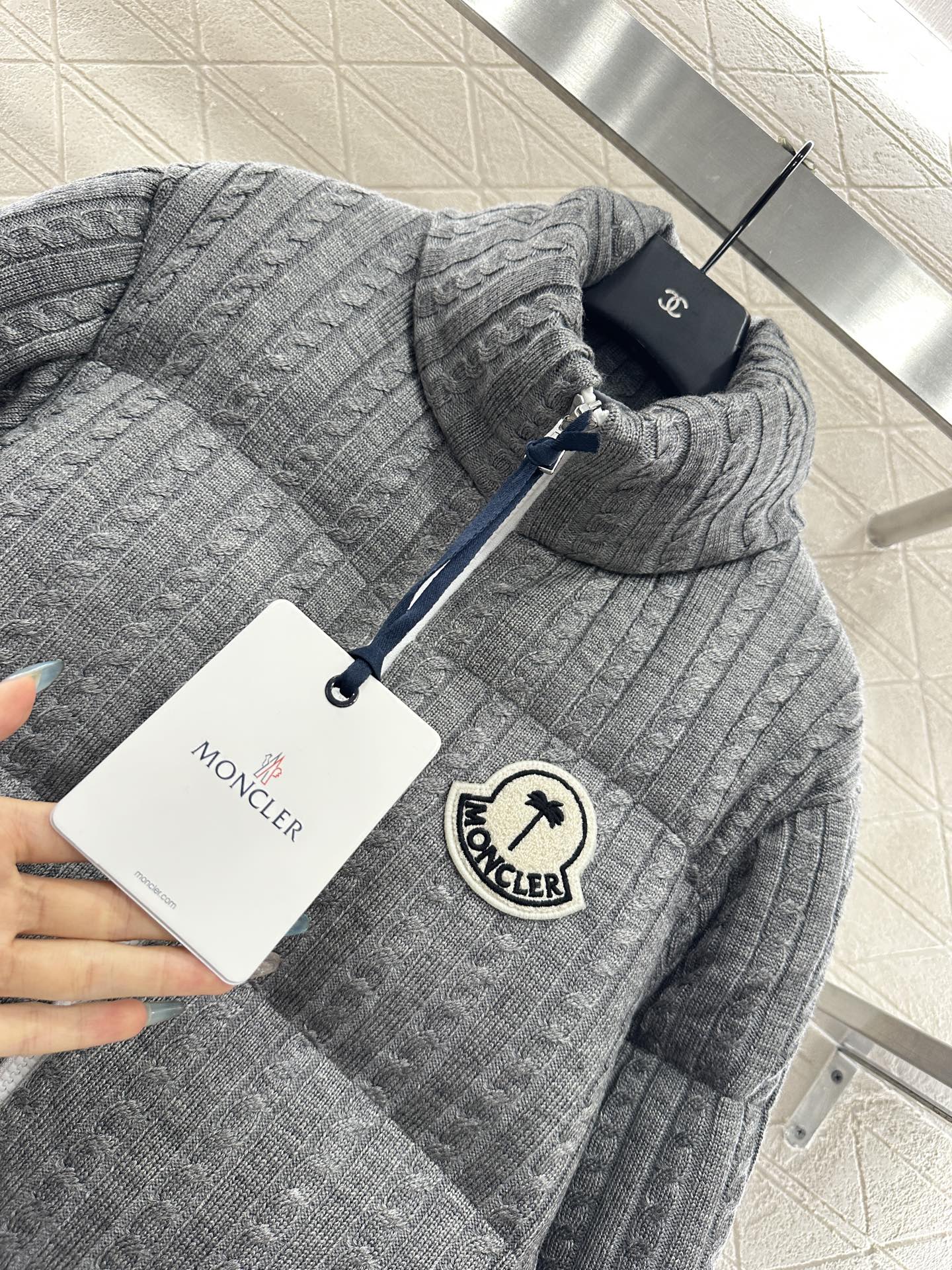 Standing collar down jacket
