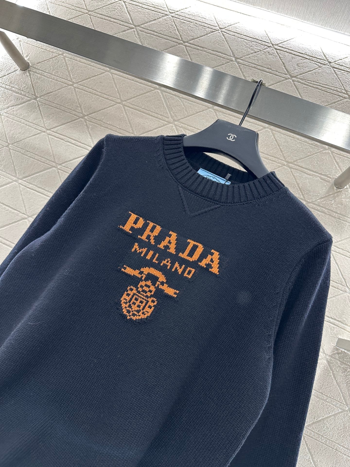Logo loose pullover sweater