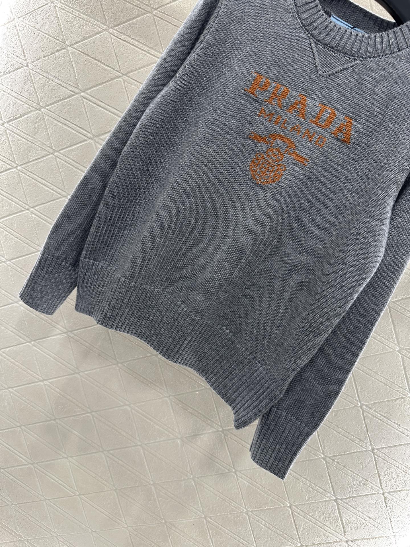 Logo loose pullover sweater