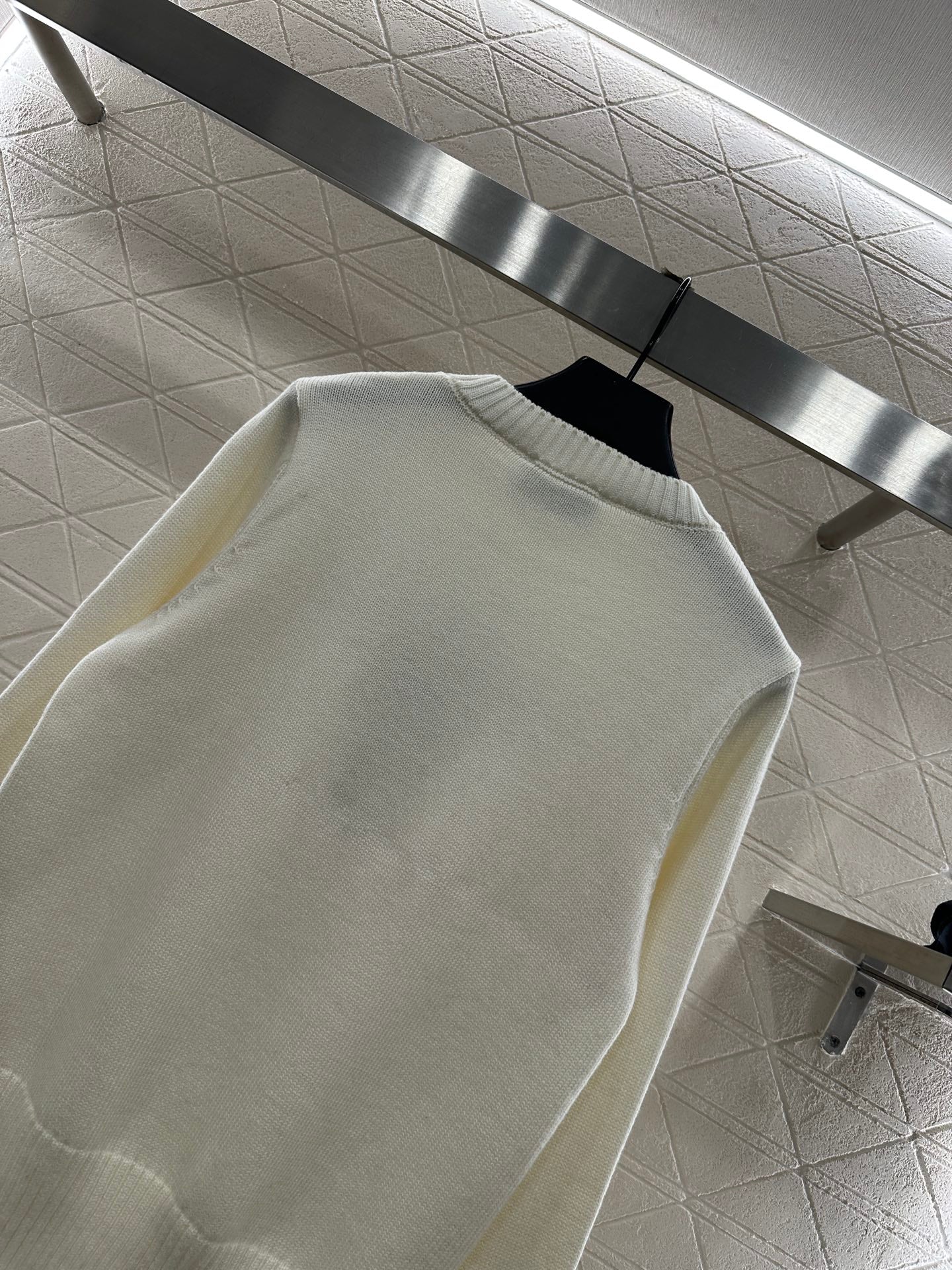 Logo loose pullover sweater