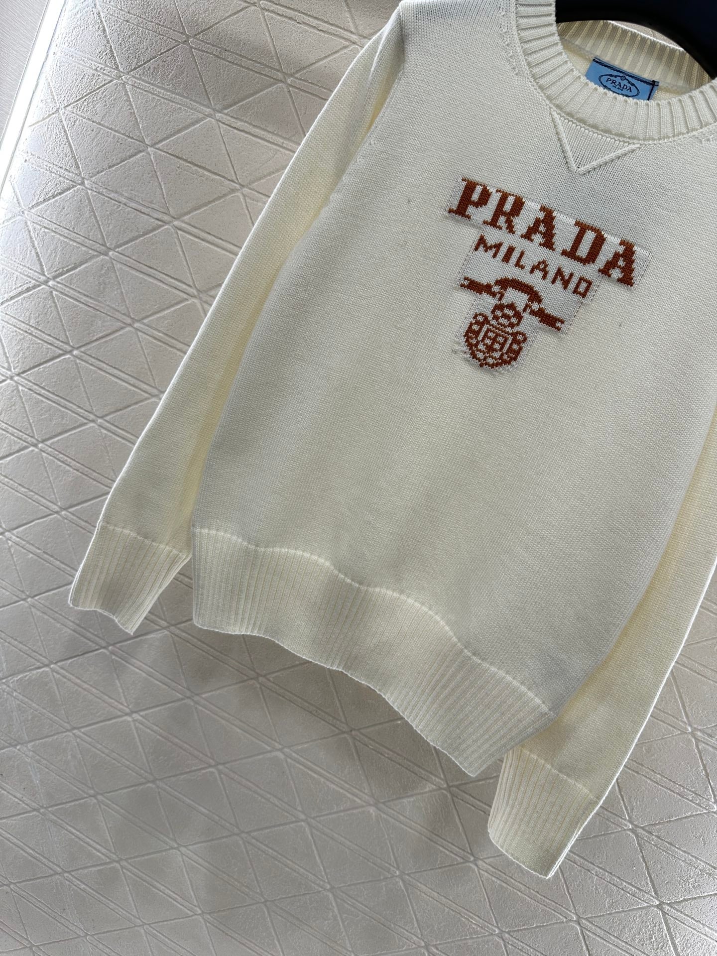 Logo loose pullover sweater