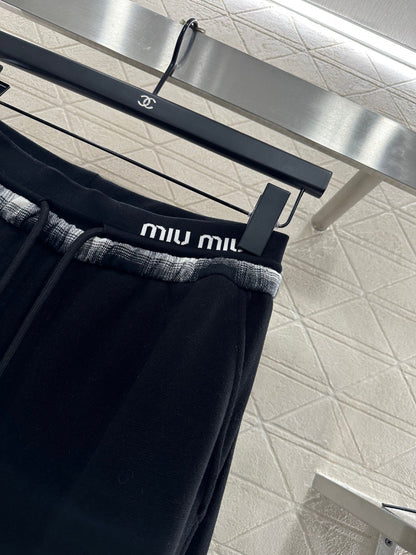 Wide leg curved knife pants