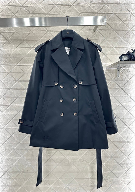 Belt length windbreaker jacket