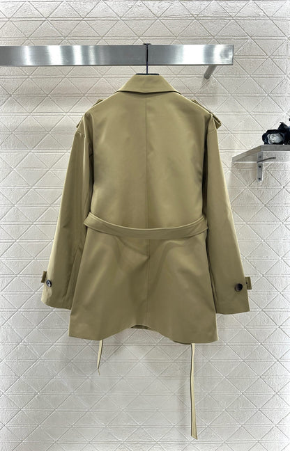 Belt length windbreaker jacket