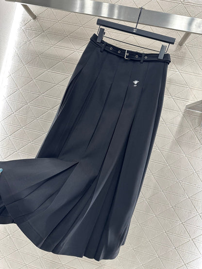 Mid length pleated skirt with waist belt