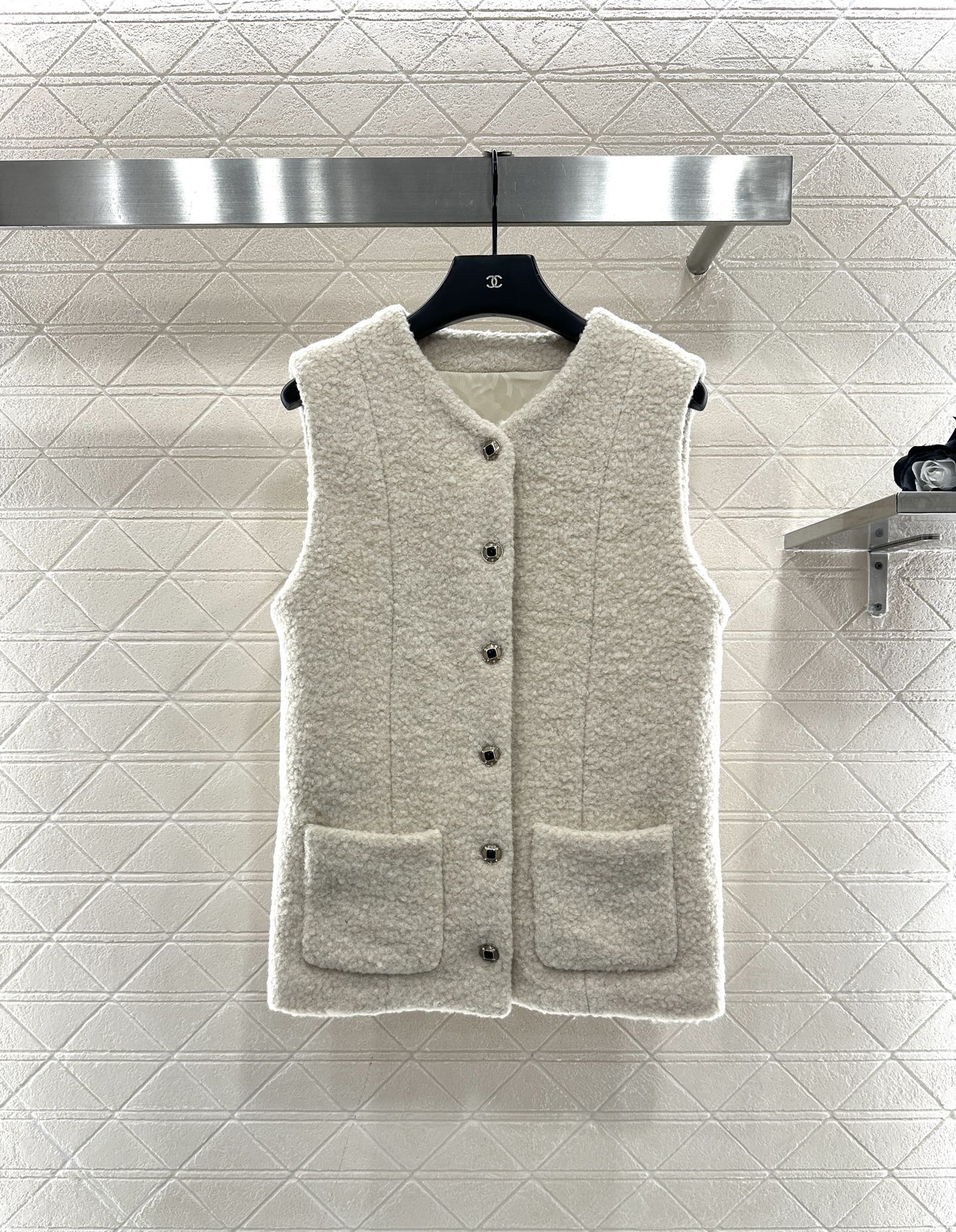 Pullover vest
