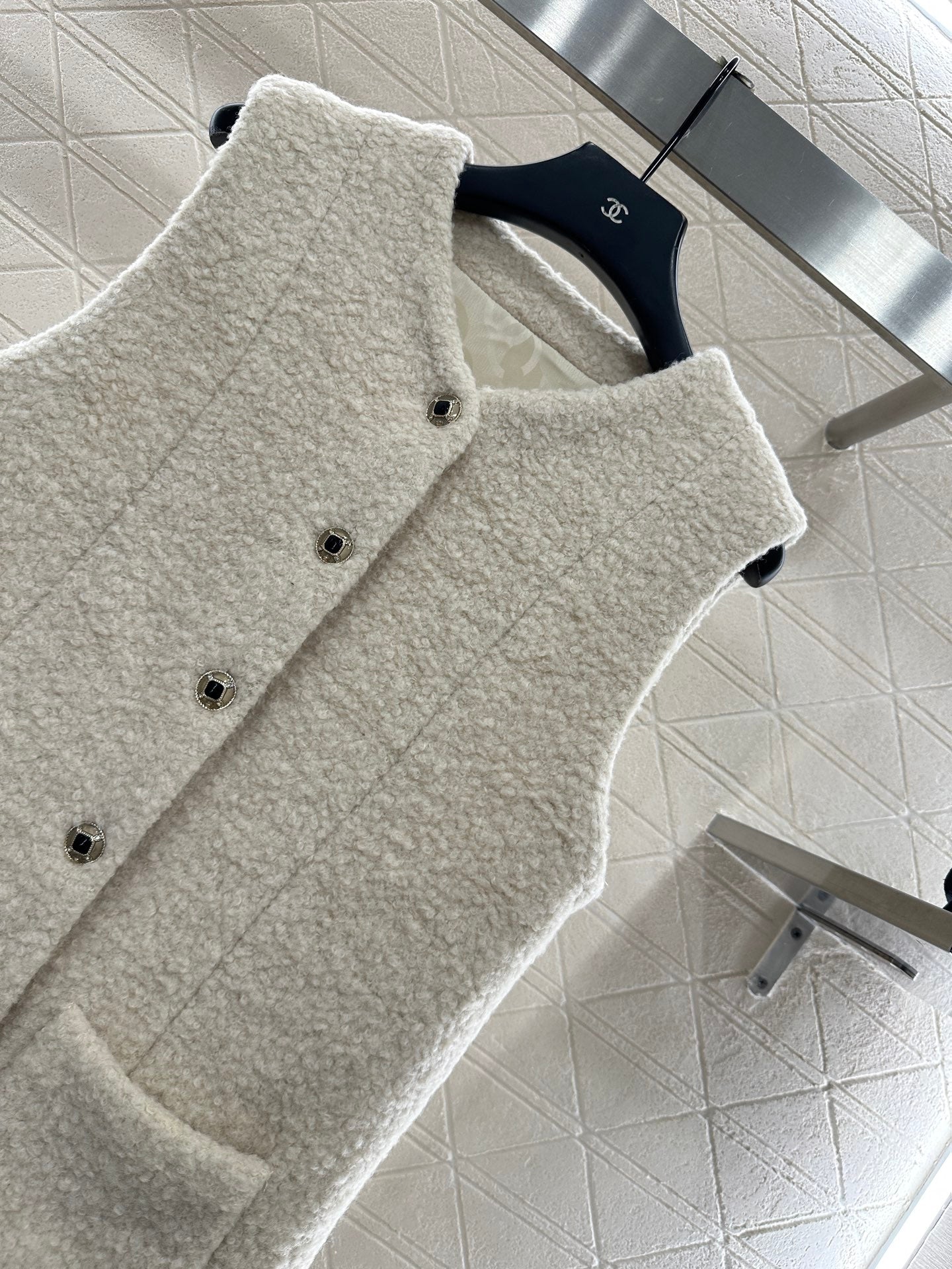 Pullover vest