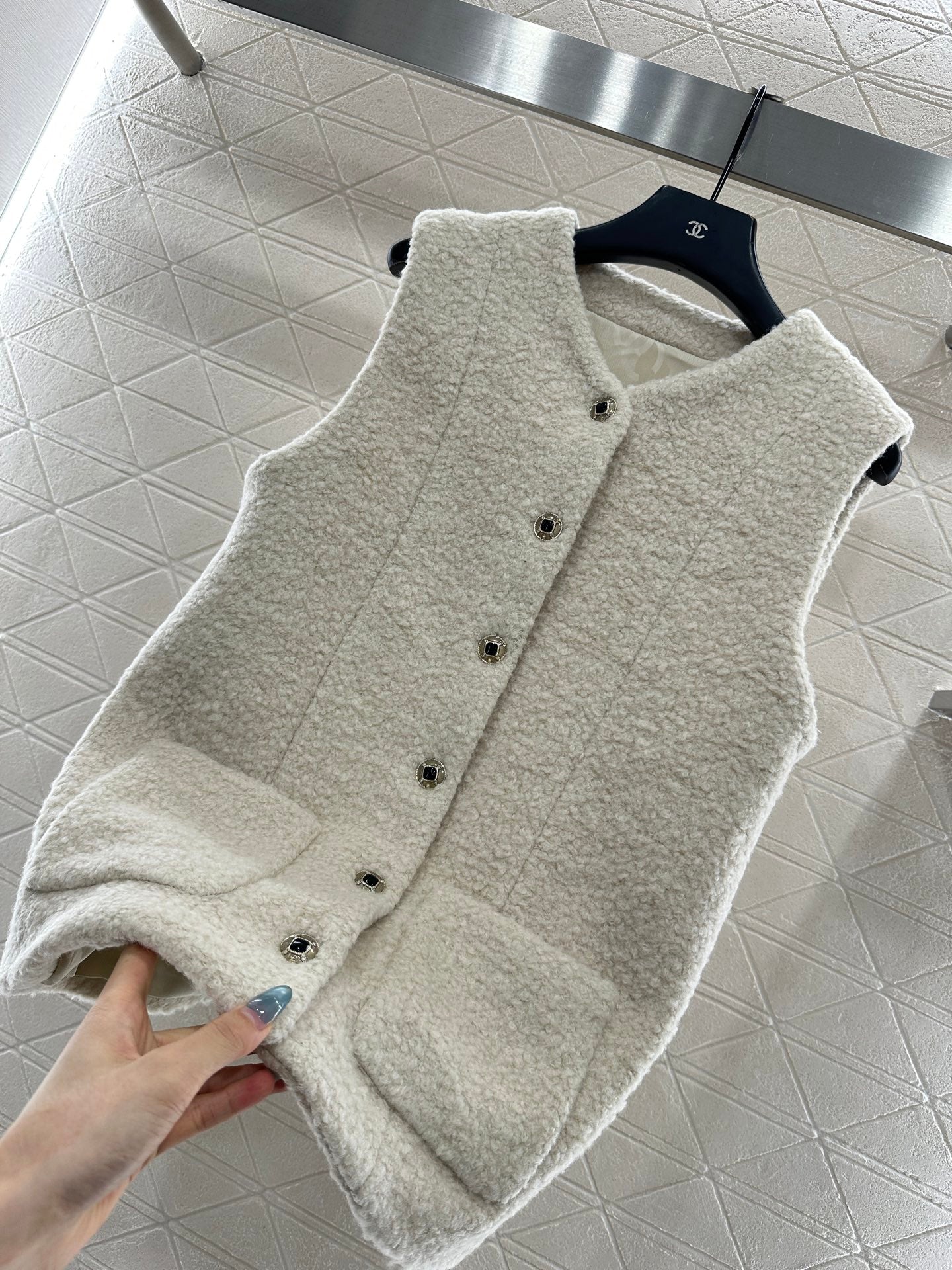Pullover vest
