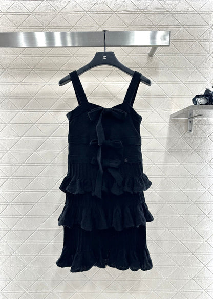 Layered cake bow knitted camisole skirt
