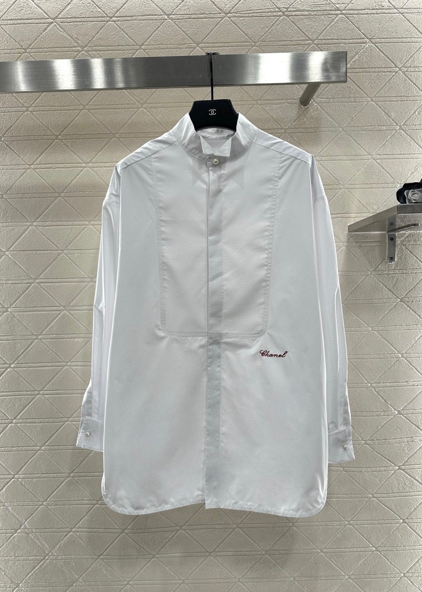 Stand up collar solid color silhouette shirt