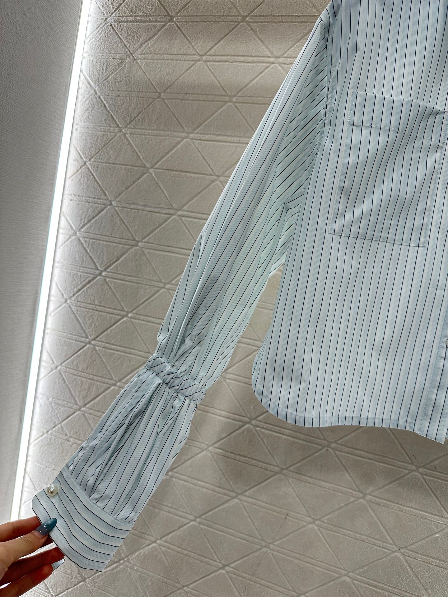 Short striped drawstring sleeve shirt