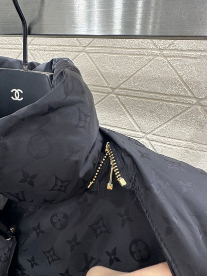 Detachable hooded jacquard down jacket
