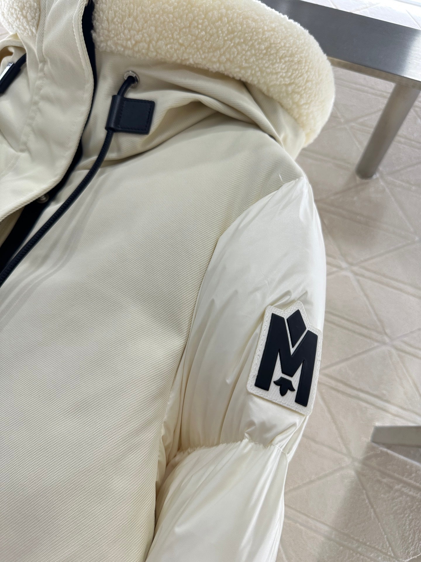 Split fake two-piece down jacket