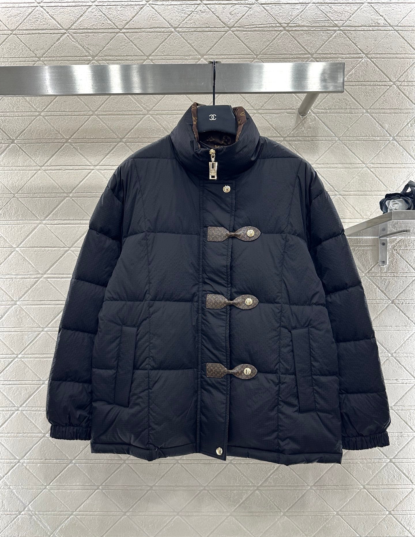 Leather buckle stand up collar down jacket