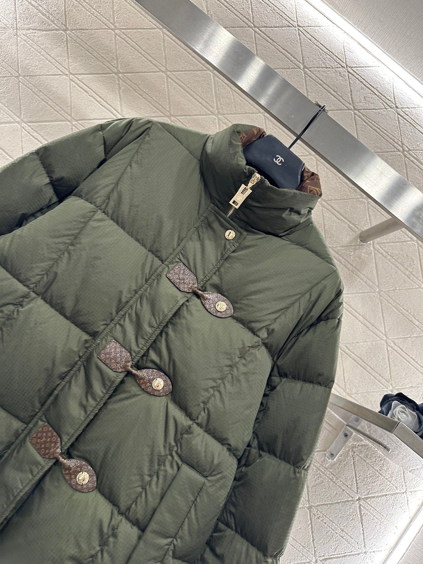 Leather buckle stand up collar down jacket