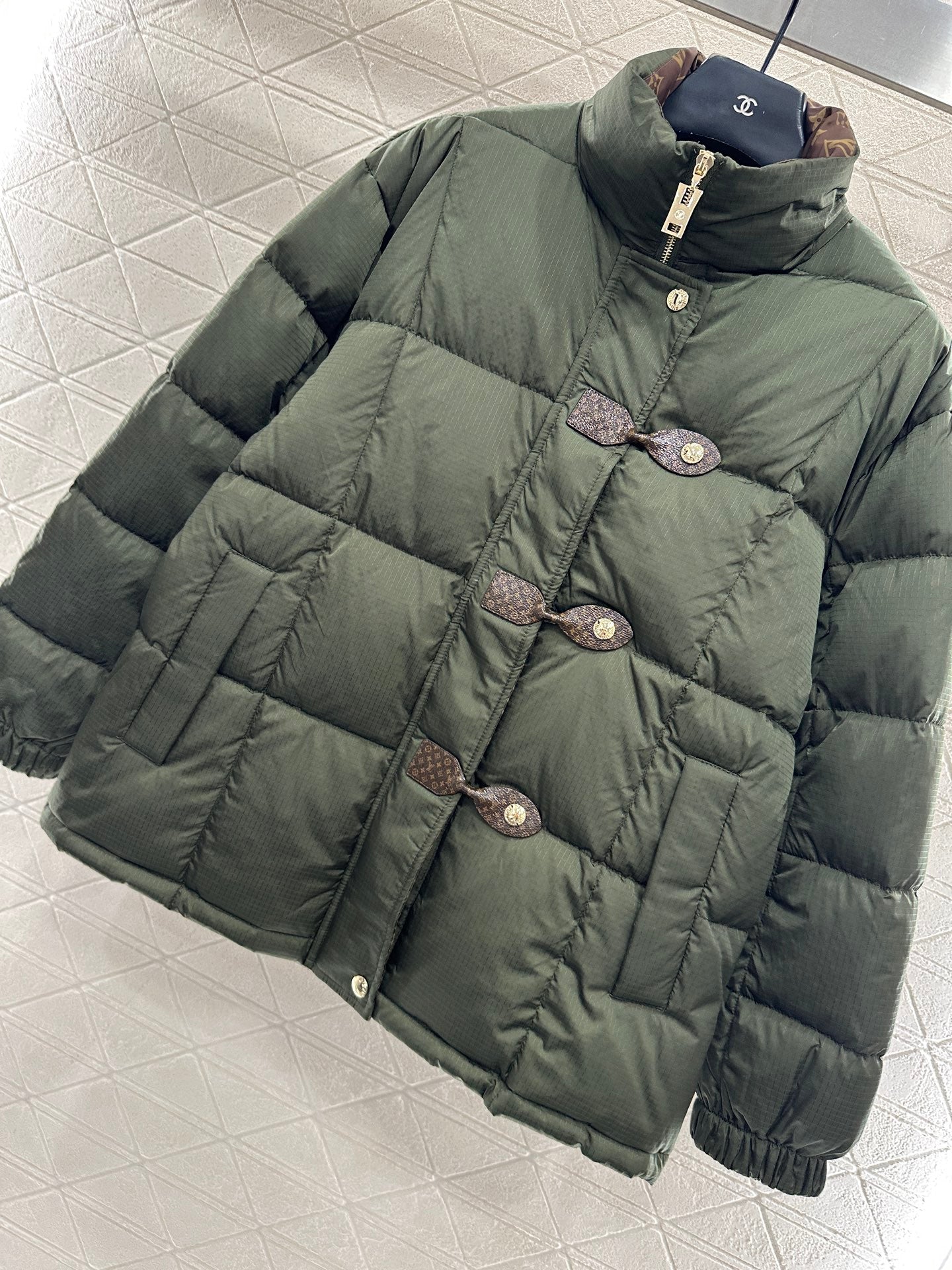 Leather buckle stand up collar down jacket