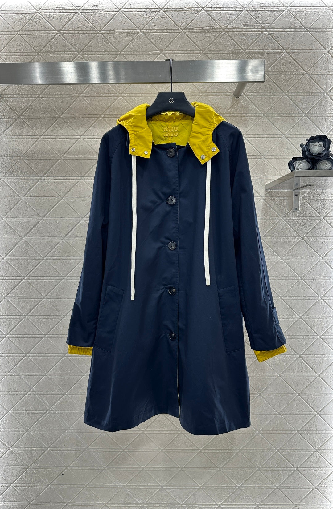 Wear windbreakers on both sides