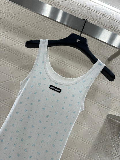 Slim fit U-neck floral vest