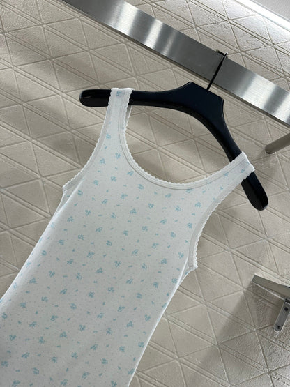 Slim fit U-neck floral vest