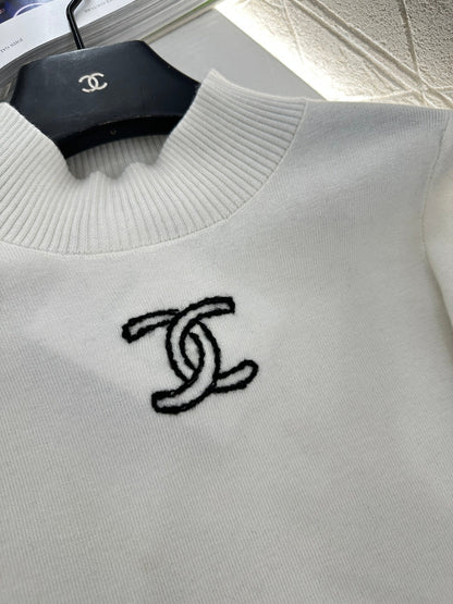 Stand up collar knitted base