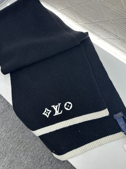 Letter logo cashmere scarf