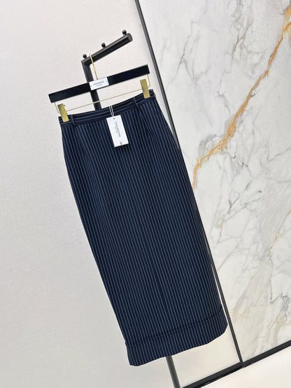 Long high waisted skirt