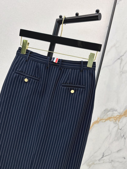 Long high waisted skirt