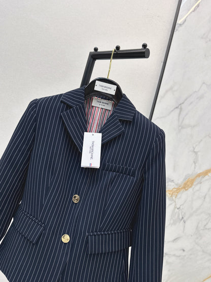 Silhouette double breasted suit jacket