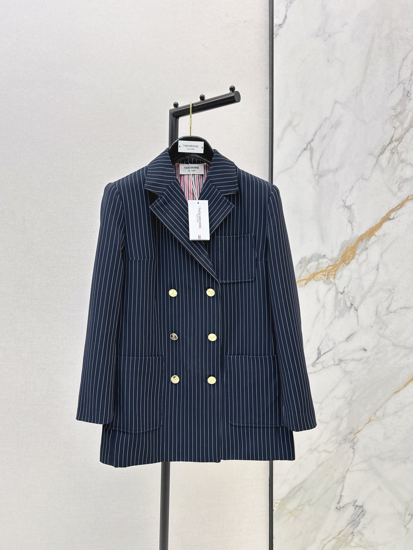 Silhouette double breasted suit jacket