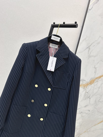 Silhouette double breasted suit jacket