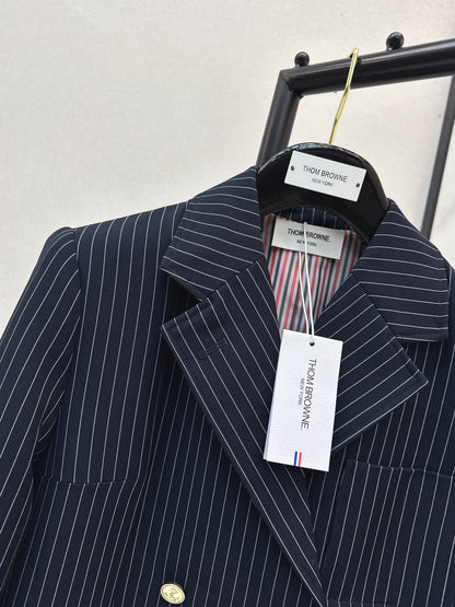 Silhouette double breasted suit jacket
