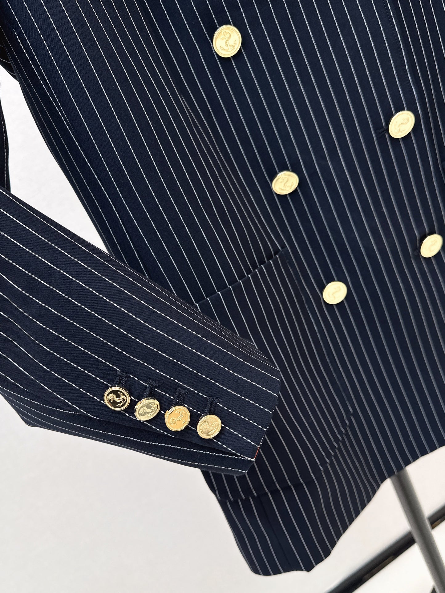 Silhouette double breasted suit jacket